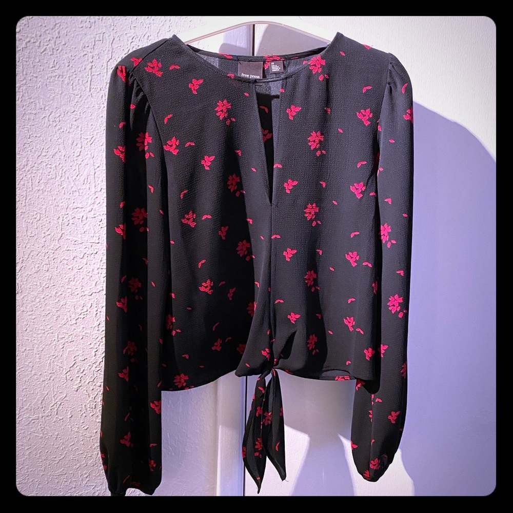 Free press black with red floral top size XS